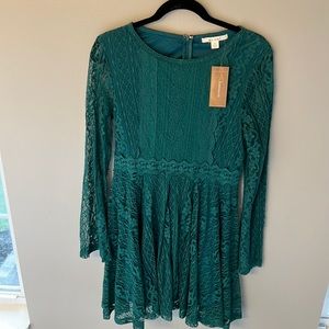 NWT Francesca’s Lace Dress Size L
